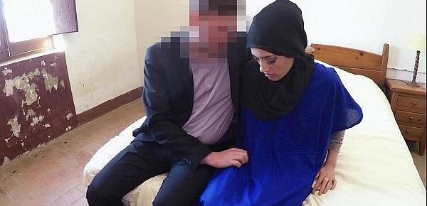  21 YEAR OLD REFUGEE IN MY HOTEL ROOM FOR SEX